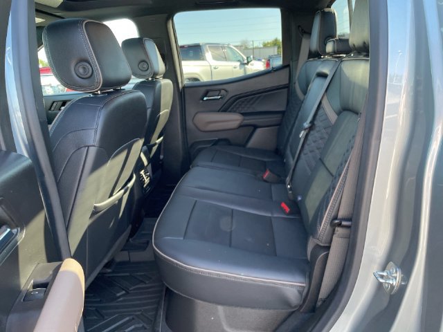Used 2024 GMC Canyon Denali AWD/4WD image 14