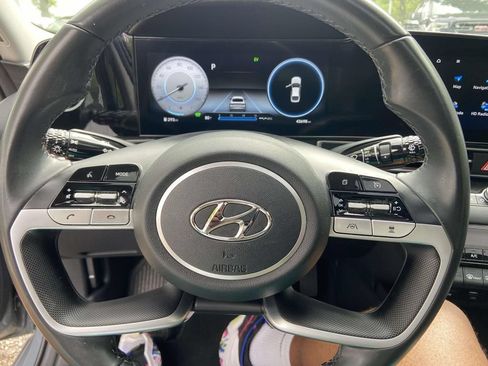 Used 2023 Hyundai Elantra Limited FWD image 35