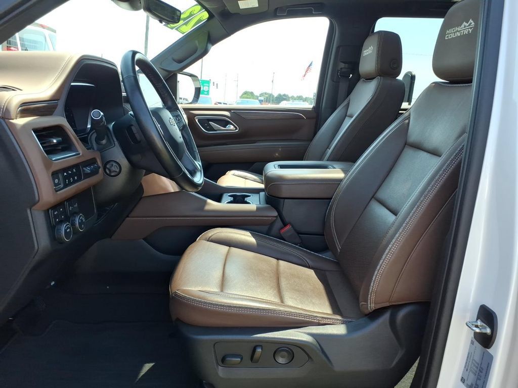Used 2023 Chevrolet Tahoe High Country AWD/4WD image 15
