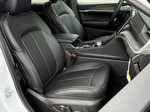 New 2025 Jeep Grand Cherokee L Limited w/ Luxury Tech Group II image 11