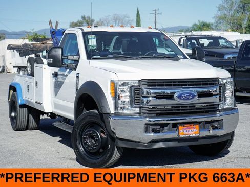 Used 2017 Ford F550 2WD Regular Cab Super Duty w/ Advanced Security Pack image 2