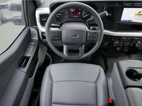 Used 2024 Ford F550 4x4 SuperCab Super Duty image 13