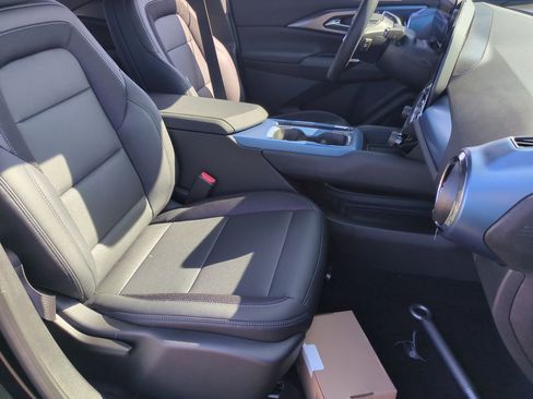 New 2026 Chevrolet Equinox EV LT image 26