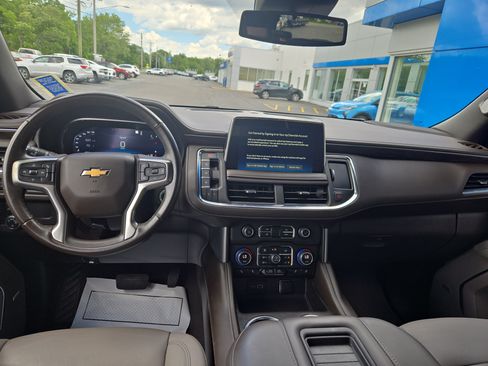 Used 2023 Chevrolet Tahoe LT AWD/4WD image 3