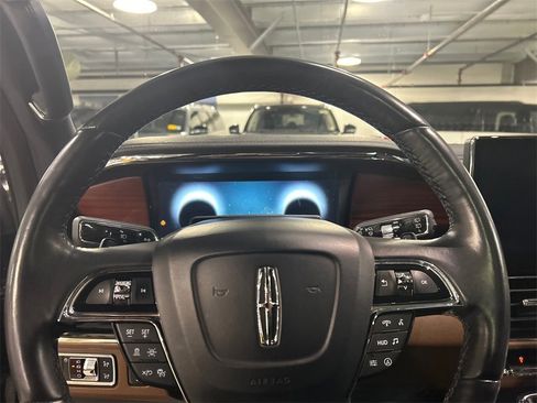 Certified 2022 Lincoln Navigator Reserve image 11