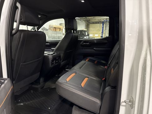 Used 2023 GMC Sierra 1500 AT4 w/ AT4 Premium Package AWD/4WD image 8