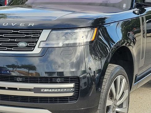 Used 2023 Land Rover Range Rover SE image 16