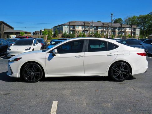 Used 2025 Toyota Camry LE image 10