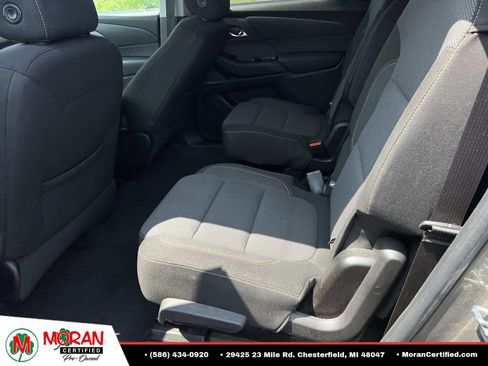 Used 2020 Chevrolet Traverse LT FWD image 12