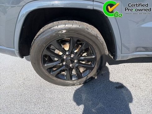 Certified 2018 Jeep Grand Cherokee Altitude RWD image 18