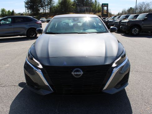 Used 2025 Nissan Altima 2.5 S image 3