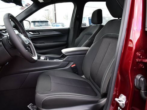 New 2026 Jeep Grand Cherokee L Laredo AWD/4WD image 11