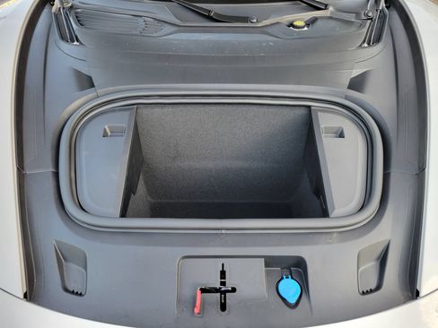 New 2026 Porsche Taycan RWD image 31