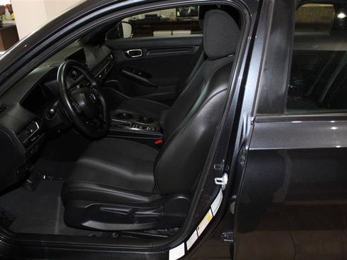 Used 2025 Honda Civic Sport image 24