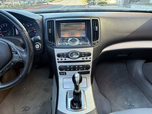 Used 2009 INFINITI G37 Journey w/ Premium Pkg image 23