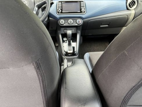 Used 2025 Nissan Versa SV FWD image 39
