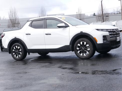 Used 2025 Hyundai Santa Cruz SE image 9