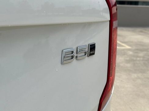 Certified 2024 Volvo XC90 B5 Plus AWD/4WD image 40