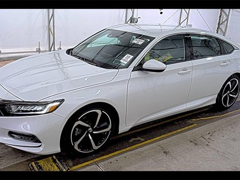 Used 2019 Honda Accord Sport image 7