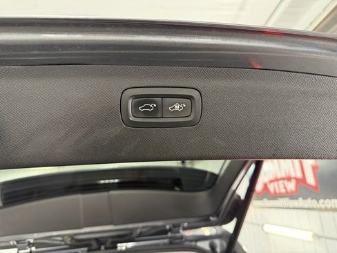 Used 2018 Volvo XC90 T6 Momentum w/ Convenience Package image 10