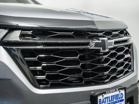 Used 2023 Chevrolet Traverse RS image 13