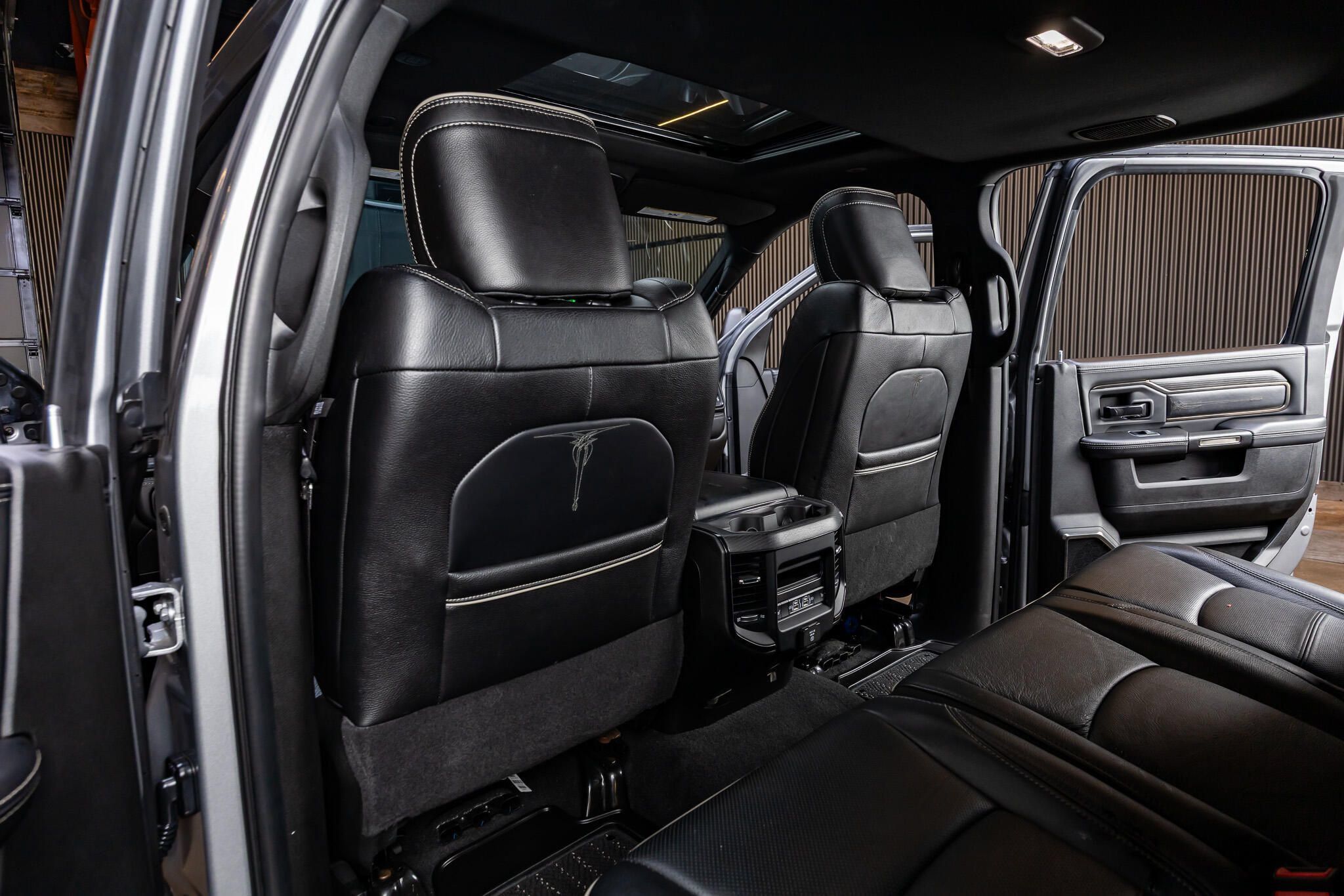 Used 2023 RAM 2500 Limited w/ Night Edition AWD/4WD image 34