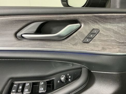 Used 2022 Jeep Grand Cherokee Overland image 20