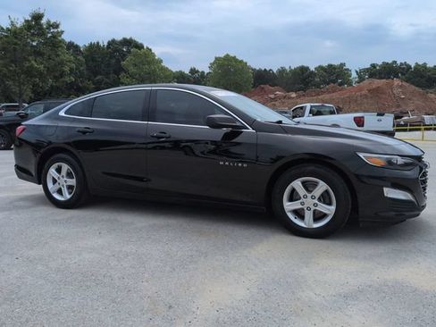Used 2021 Chevrolet Malibu LS FWD image 2