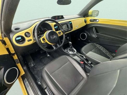 Used 2013 Volkswagen Beetle TDI image 14