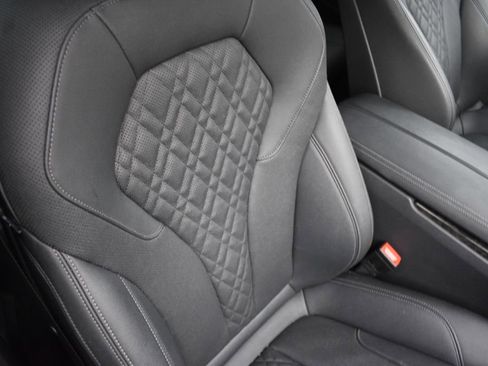 Used 2023 BMW 530e xDrive w/ Executive Package image 23