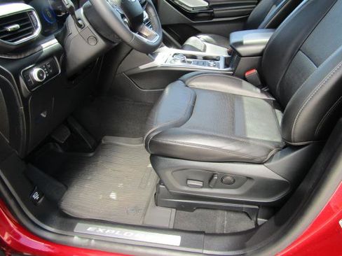 Used 2022 Ford Explorer Platinum w/ Equipment Group 601A AWD/4WD image 21