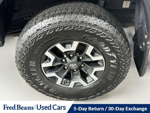 Used 2021 Toyota Tacoma TRD Off-Road w/ TRD Premium Off Road Package AWD/4WD image 41