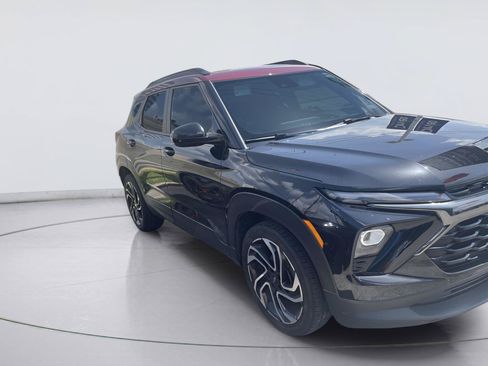 Used 2024 Chevrolet TrailBlazer RS w/ Driver Confidence Package FWD image 2