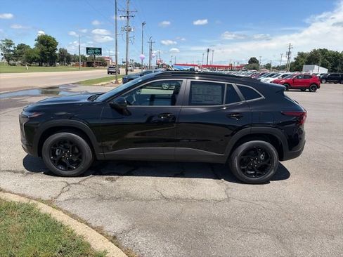 New 2026 Chevrolet Trax LT w/ Driver Confidence Package FWD image 3