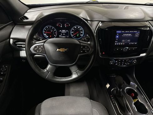 Used 2023 Chevrolet Traverse LT FWD image 11