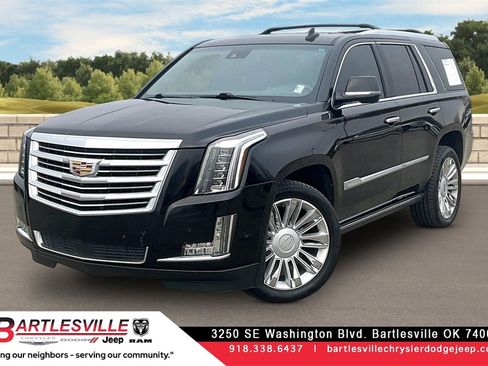 Used 2020 Cadillac Escalade Platinum image 1