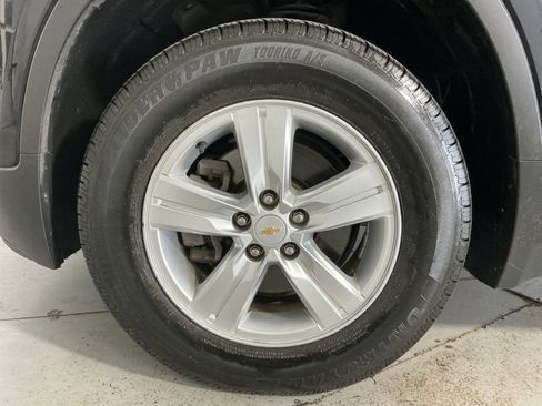 Used 2021 Chevrolet Trax LS AWD/4WD image 13