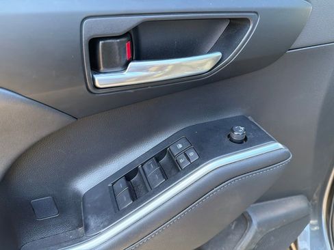 Used 2023 Toyota Highlander XSE AWD/4WD image 11