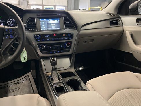 Used 2016 Hyundai Sonata SE w/ Cargo Package image 22