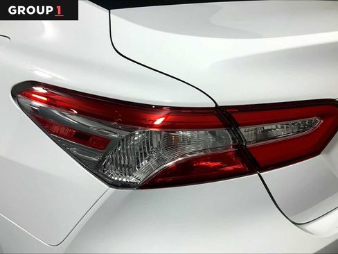 Used 2018 Toyota Camry LE image 27