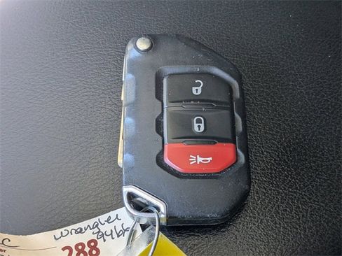 Used 2021 Jeep Wrangler Unlimited Islander image 31