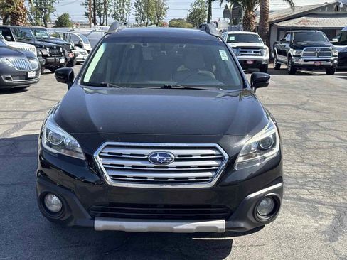 Used 2017 Subaru Outback 2.5i Limited AWD/4WD image 2