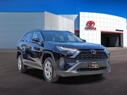 Used 2025 Toyota RAV4 XLE FWD image 6
