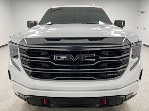 Used 2024 GMC Sierra 1500 AT4 w/ Technology Package AWD/4WD image 3