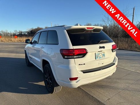 Used 2018 Jeep Grand Cherokee Altitude image 5