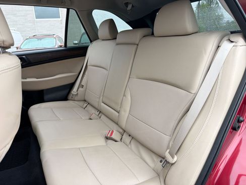 Used 2018 Subaru Outback 2.5i Limited AWD/4WD image 24