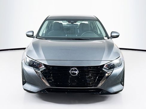 Used 2024 Nissan Sentra S image 2