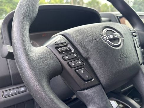 Used 2023 Nissan Frontier SV w/ Tow Package RWD image 13