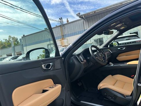 New 2025 Volvo XC60 B5 Ultra w/ Protection Package Premier image 20