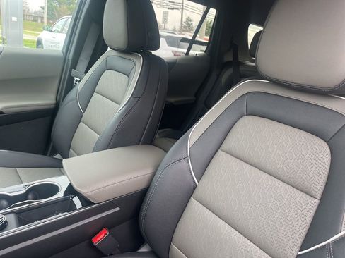New 2026 Chevrolet Equinox LT w/ Convenience Package II FWD image 15